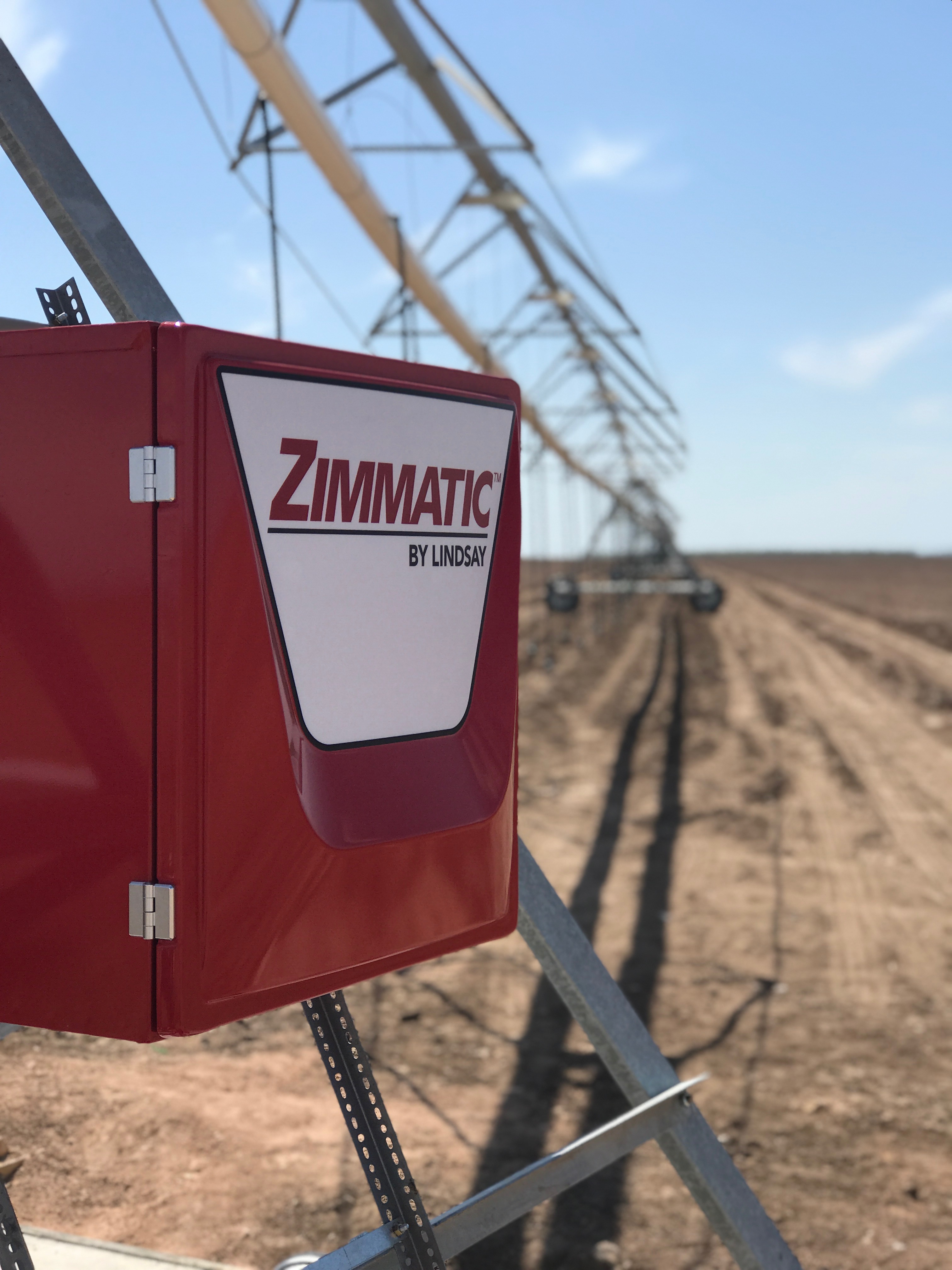 Agricultural center pivot irrigation equipment