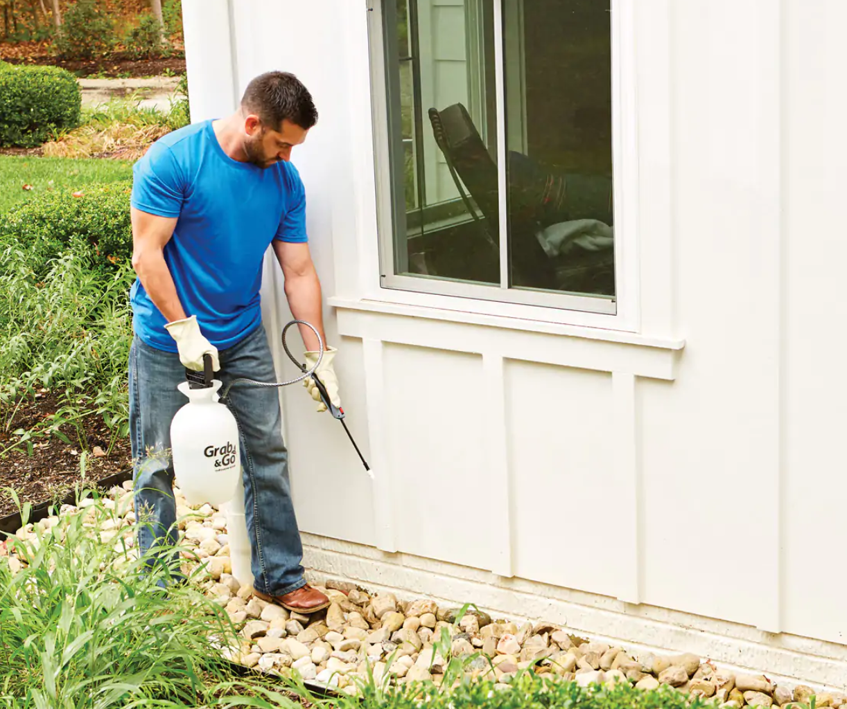 Grab and Go pump-up lawn and garden sprayer